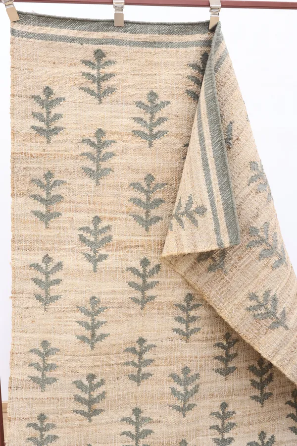 Woven_Beige_Botanical_Leaf_Pattern_Area_Rug