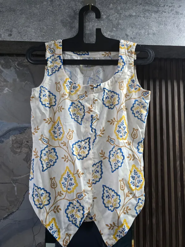 White_Floral_Print_Sleeveless_Romper_for_Babies