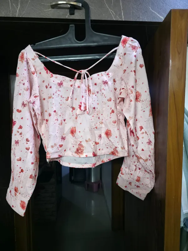 Pink_Floral_Print_Cropped_Top_for_Women