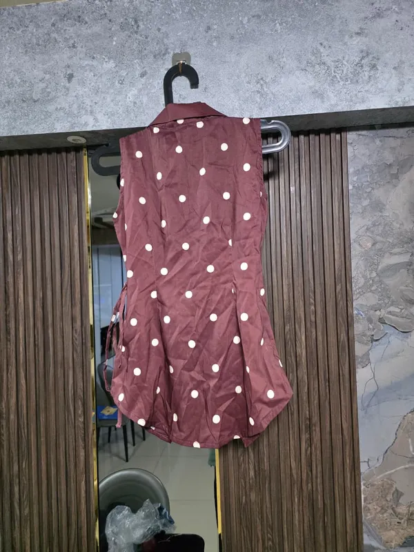 Maroon_Polka_Dot_Sleeveless_Romper_for_Women