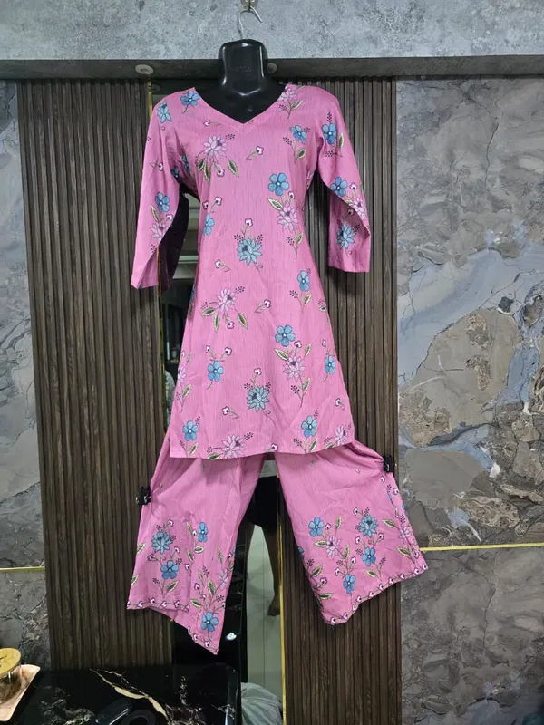 Pink_Floral_Printed_Kurta_Set_for_Women