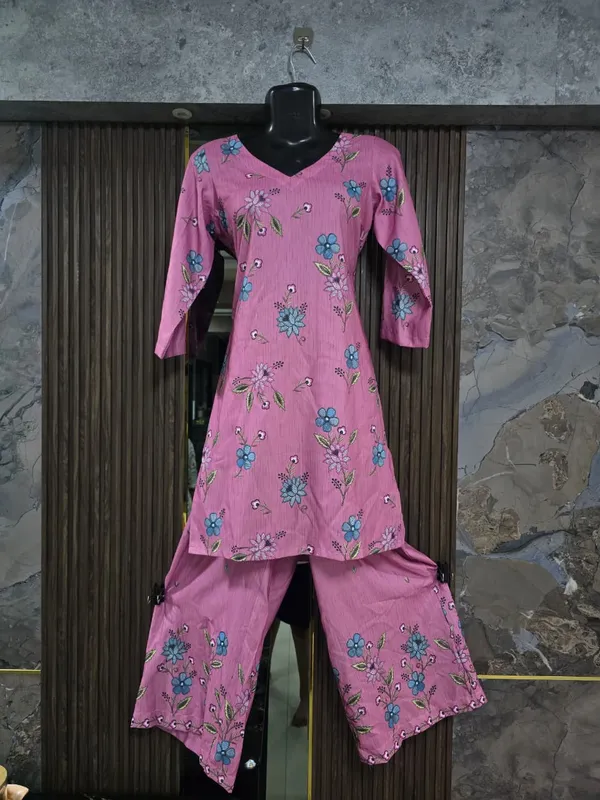 Pink_Floral_Printed_Kurta_Set_for_Women