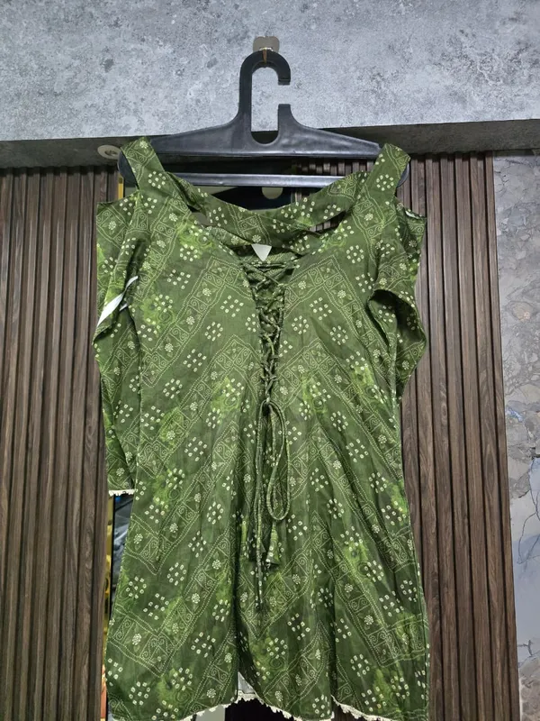 Green_Printed_Sleeveless_Dress_for_Women