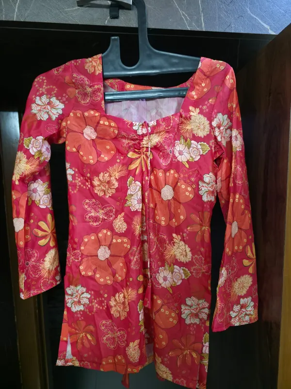 Pink_Floral_Print_Long_Sleeve_Top_for_Women