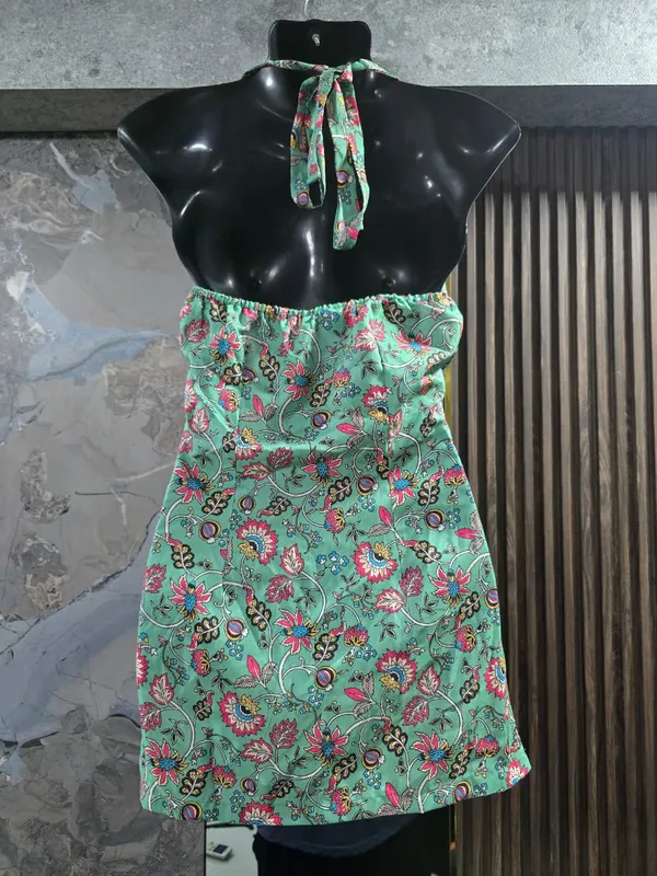 Green_Floral_Print_Halter_Neck_Top_for_Women