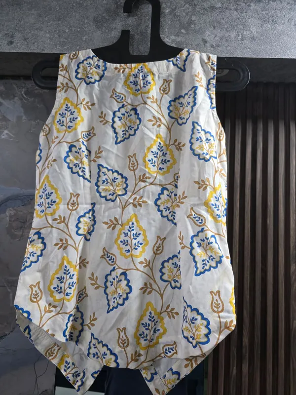 White_Floral_Print_Sleeveless_Romper_for_Babies