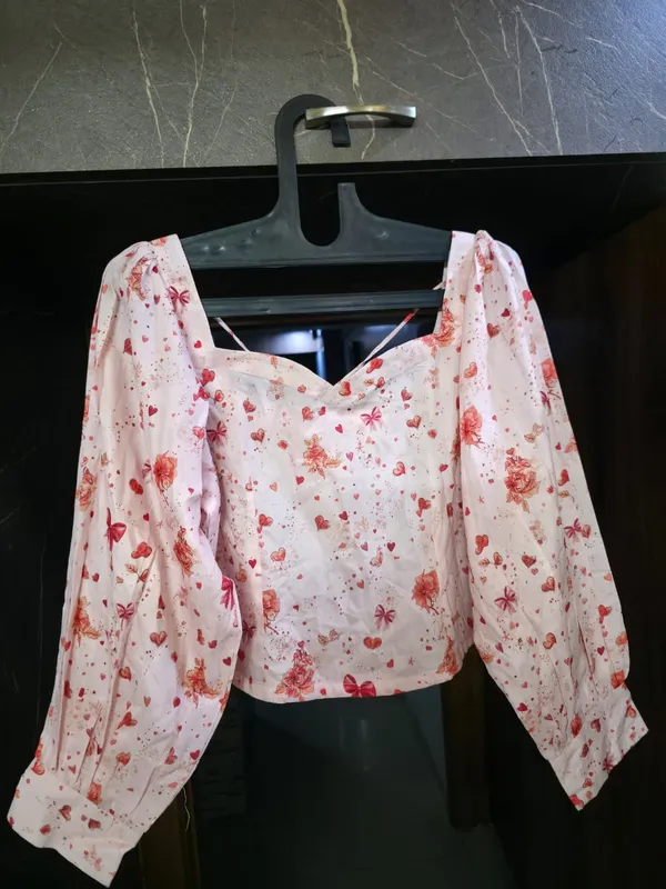Pink_Floral_Print_Cropped_Top_for_Women