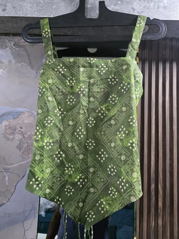 Green_Printed_Tie-Up_Back_Crop_Top_for_Women