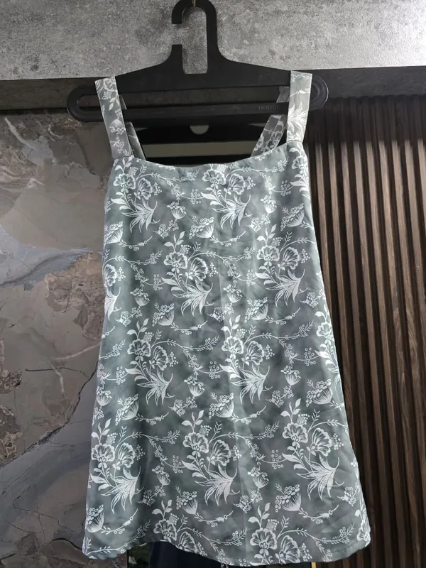 Grey_Floral_Print_Sleeveless_Dress_for_Women