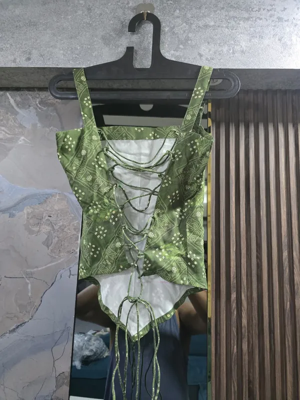 Green_Printed_Tie-Up_Back_Crop_Top_for_Women