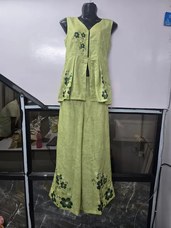 Green_Floral_Sleeveless_Peplum_Kurta_Set_For_Women