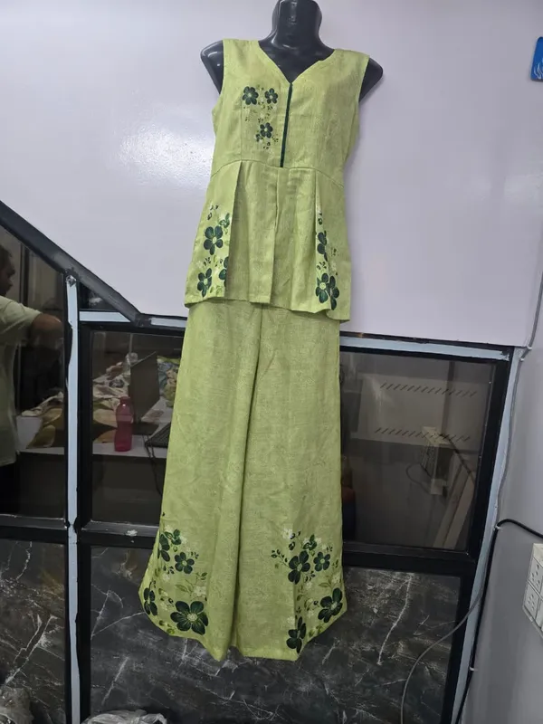 Green_Floral_Sleeveless_Peplum_Kurta_Set_For_Women