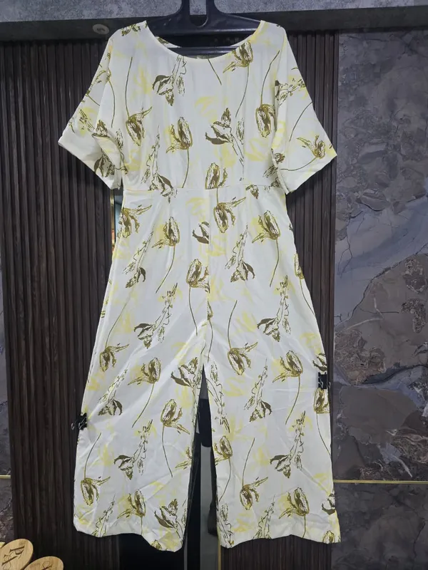 White_Floral_Print_Short_Sleeve_Jumpsuit_for_Women
