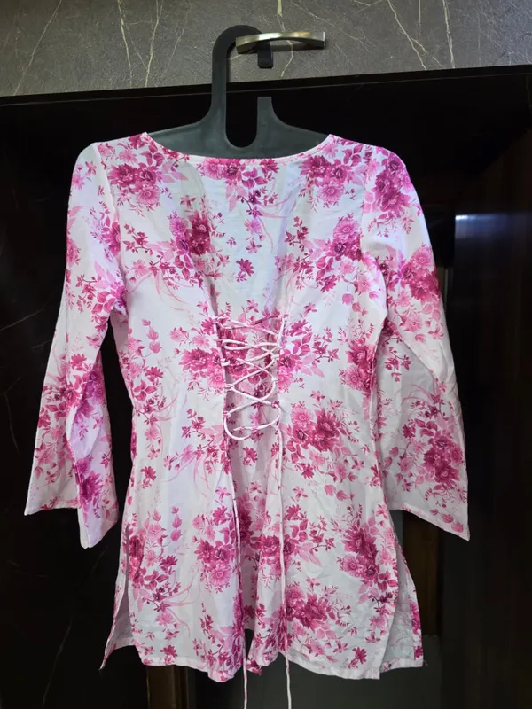 Pink_And_White_Floral_Print_Long_Sleeve_Top_for_Women