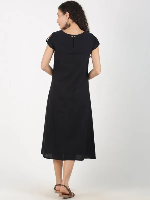 Black_Cotton_Flax_Kalamkari_Printed_Pocket_Dress