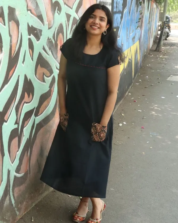Black_Cotton_Flax_Kalamkari_Printed_Pocket_Dress
