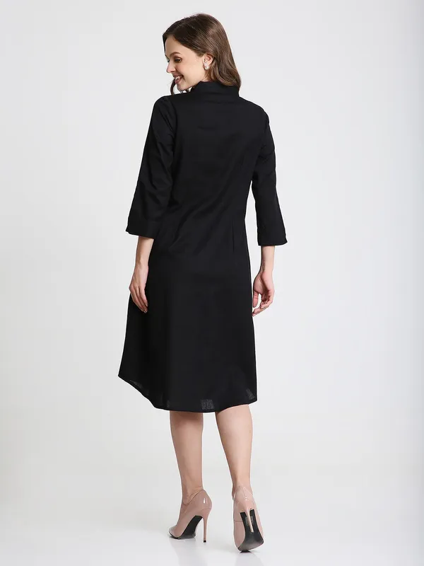 Black_Solid_Midi_Shirt_Dress_with_pockets