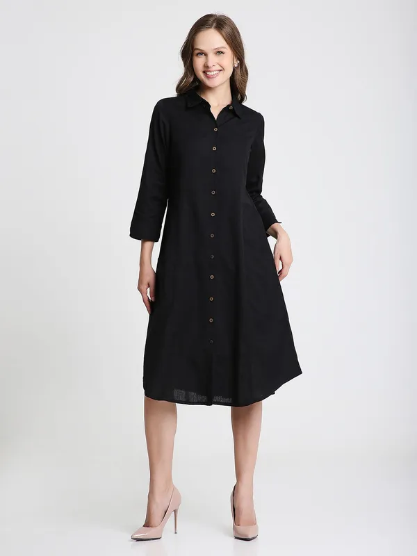 Black_Solid_Midi_Shirt_Dress_with_pockets