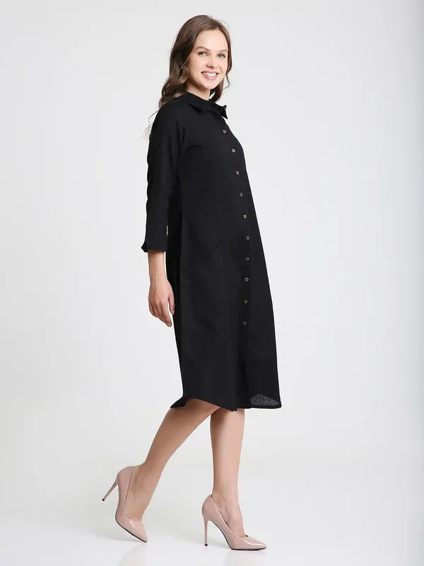 Black_Solid_Midi_Shirt_Dress_with_pockets