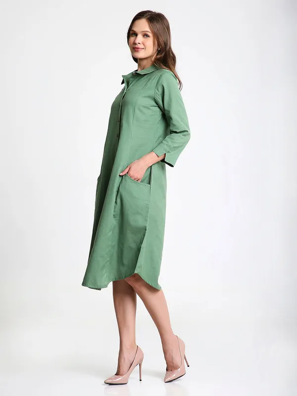 Green_Solid_Midi_Shirt_Dress_with_Pockets