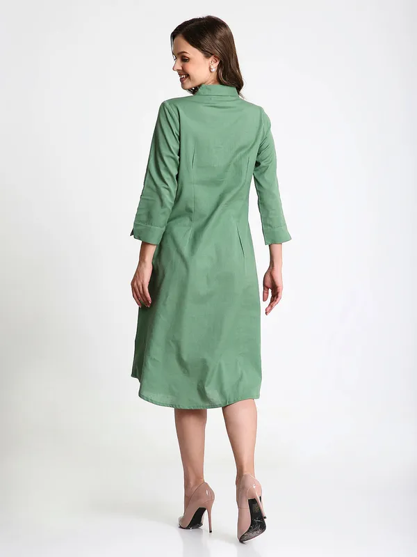 Green_Solid_Midi_Shirt_Dress_with_Pockets