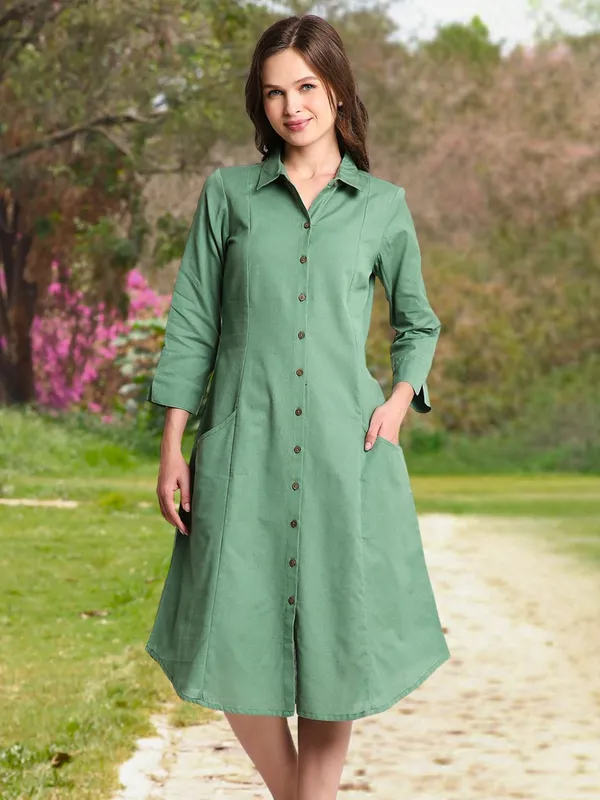 Green_Solid_Midi_Shirt_Dress_with_Pockets