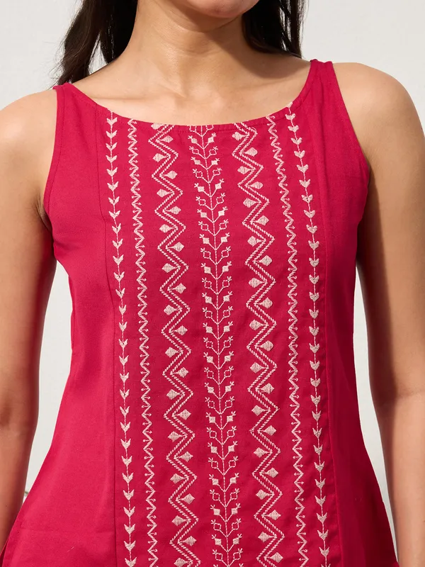 Berry_Red_Cotton_Linen_Embroidered_Top