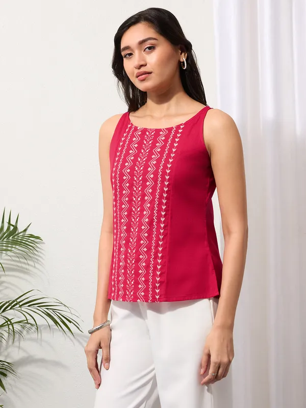 Berry_Red_Cotton_Linen_Embroidered_Top