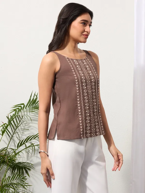 Clay_Brown_Cotton_Linen_Embroidered_Top