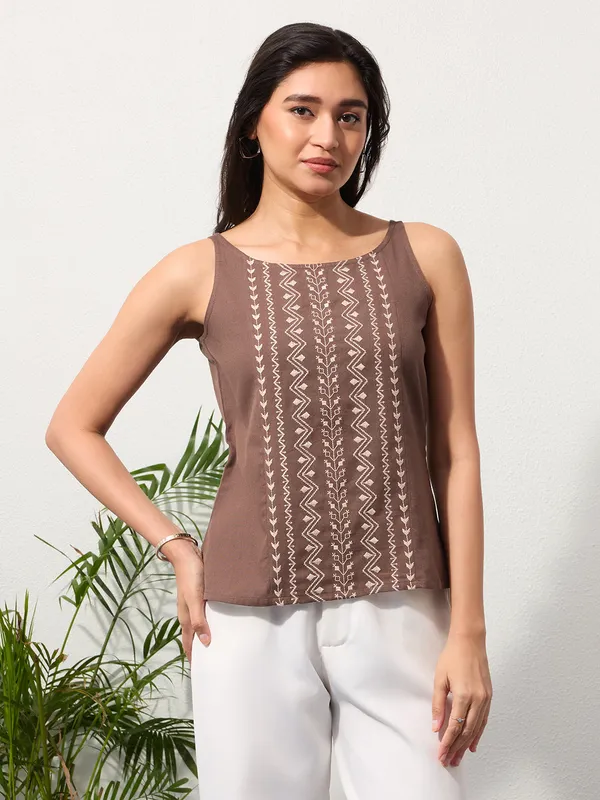 Clay_Brown_Cotton_Linen_Embroidered_Top