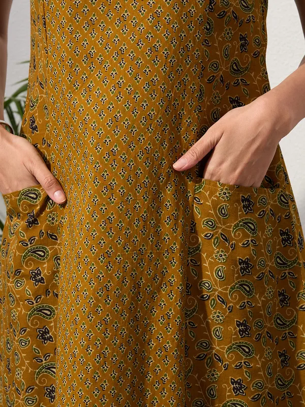 Mustard_Paisley_&_Buti_Print_Cotton_Sleeveless_Dress_with_Front_Pockets