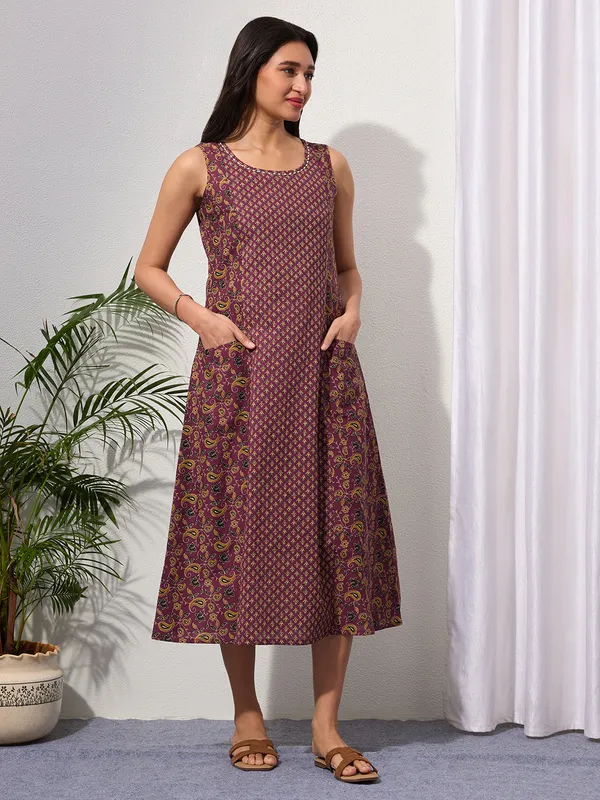 Mauve_Wine_Paisley_&_Buti_Print_Cotton_Sleeveless_Dress_with_Front_Pockets