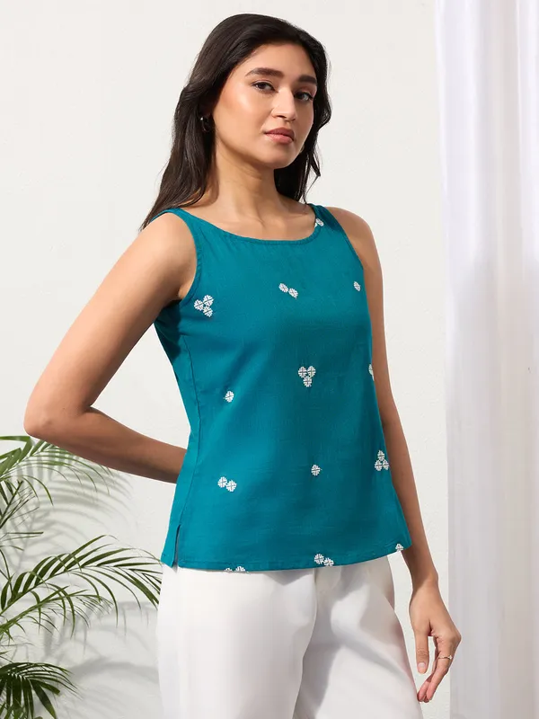 Ocean_Teal_Embroidery_Design_Cotton_Top
