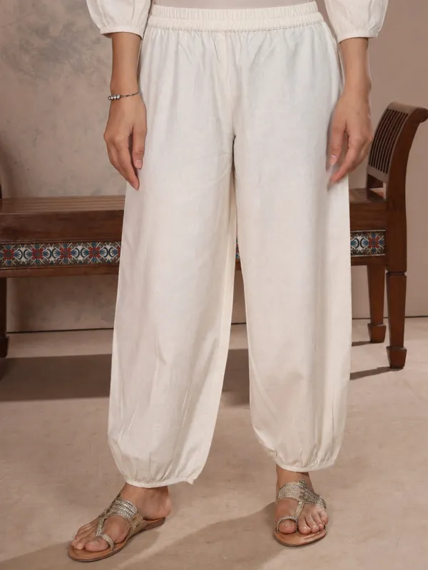 Off_White_Cotton_Linen_Piping_Hem_Palazzo_with_Pocket