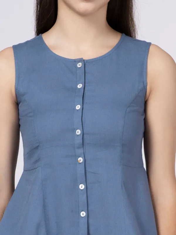 Blue_Cotton_Flax_Panelled_A-Line_Top_with_Button-Down_Placket