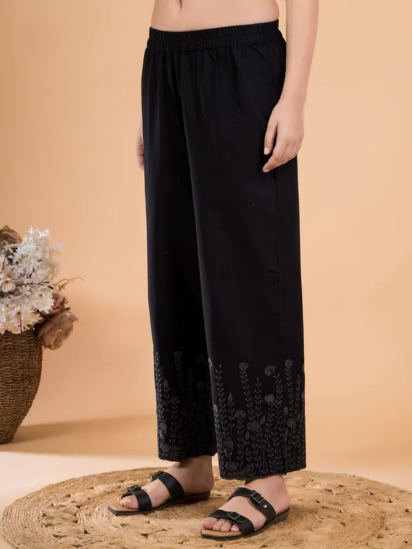 Black_Flora_Crest_Embroidered_Hem_Palazzo
