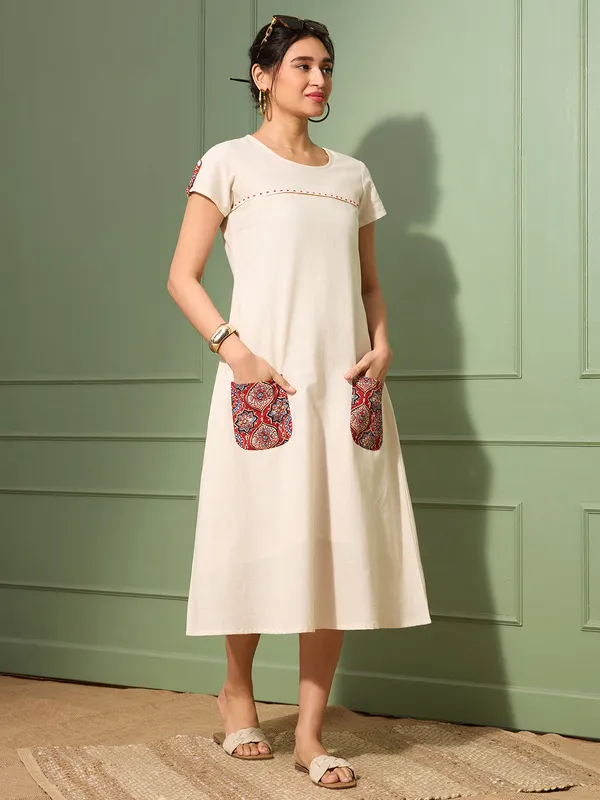 Natural_Cotton_Linen_Dress_with_Ajrakh_Printed_Pockets