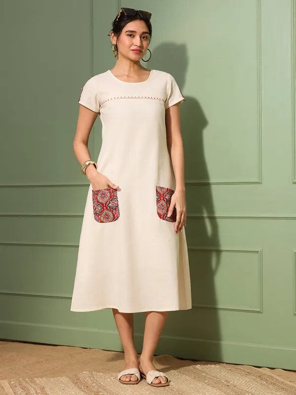 Natural_Cotton_Linen_Dress_with_Ajrakh_Printed_Pockets