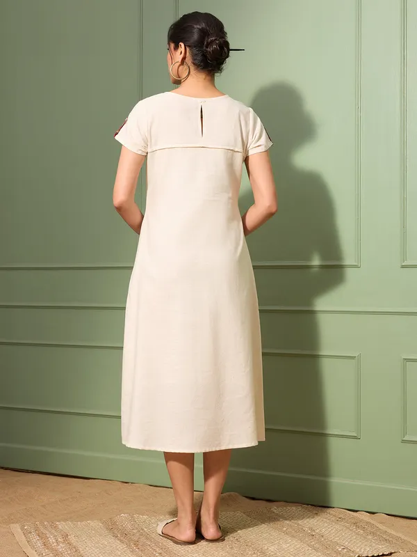 Natural_Cotton_Linen_Dress_with_Ajrakh_Printed_Pockets