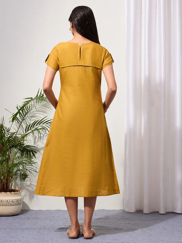 Warm_Mustard_Cotton_Linen_Dress_with_Ajrakh_Printed_Pockets
