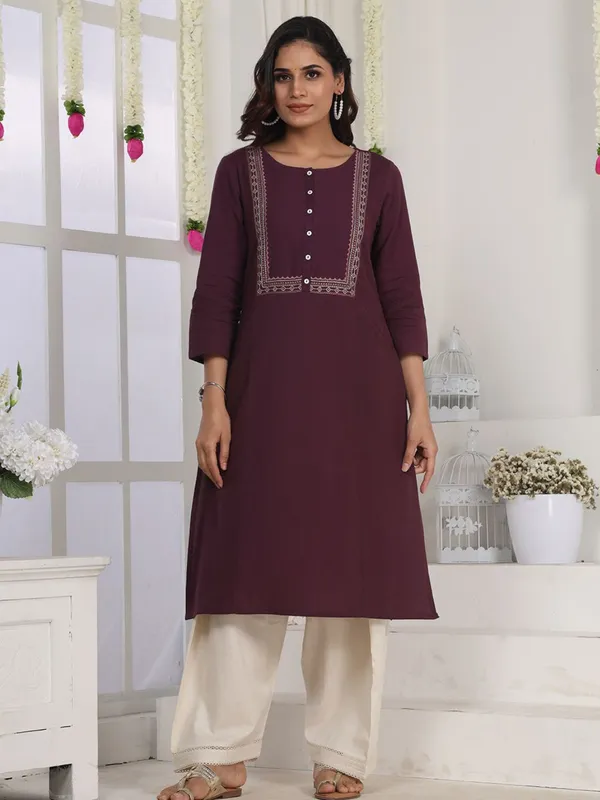 Deep_Purple_Embroidered_Straight_Fit_Kurta