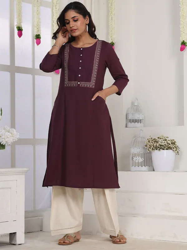 Deep_Purple_Embroidered_Straight_Fit_Kurta