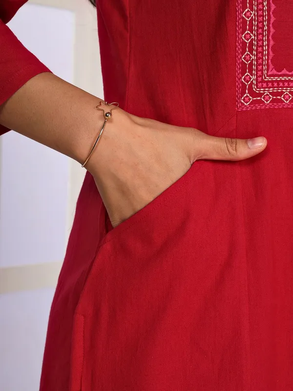 Fuschia_Pink_Embroidered_Straight_Fit_Kurta