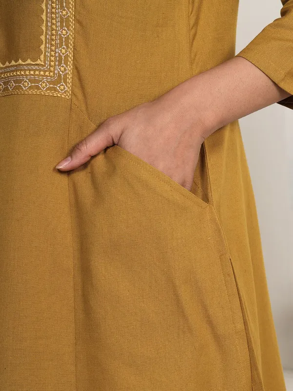 Caramel_Mustard_Embroidered_Straight_Fit_Kurta