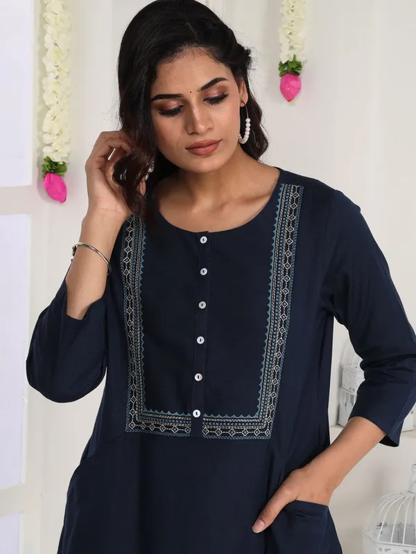Navy_Blue_Embroidered_Straight_Fit_Kurta