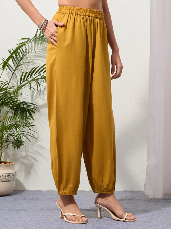 Mustard_Cotton_Linen_Piping_Hem_Palazzo_with_Pocket