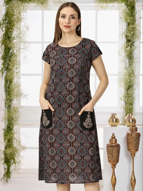 Black_Ethnic_Motifs_Midi_Dress_with_Embroidered_Patch_Pockets_&_Shoulder_Tabs