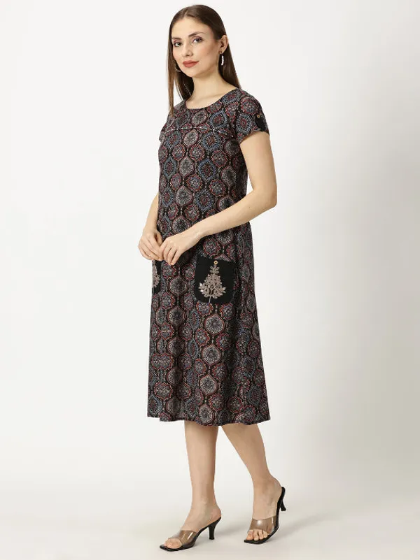 Black_Ethnic_Motifs_Midi_Dress_with_Embroidered_Patch_Pockets_&_Shoulder_Tabs