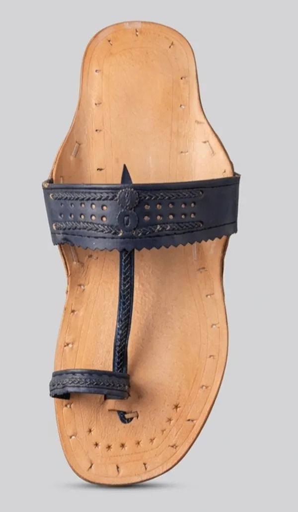 Black_Leather_Traditional_Sandals_for_Woman