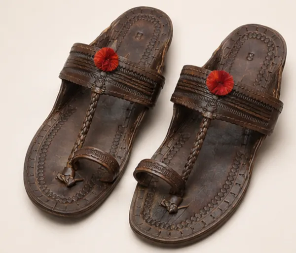 Brown_Leather_Ethnic_Sandals_for_Woman